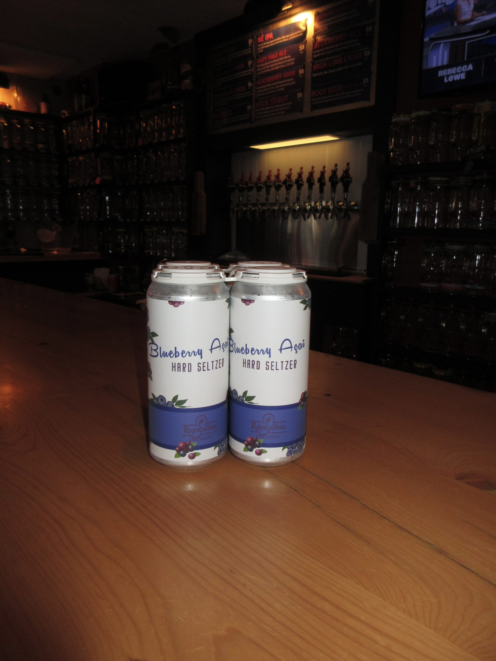 blueberry açaî seltzer